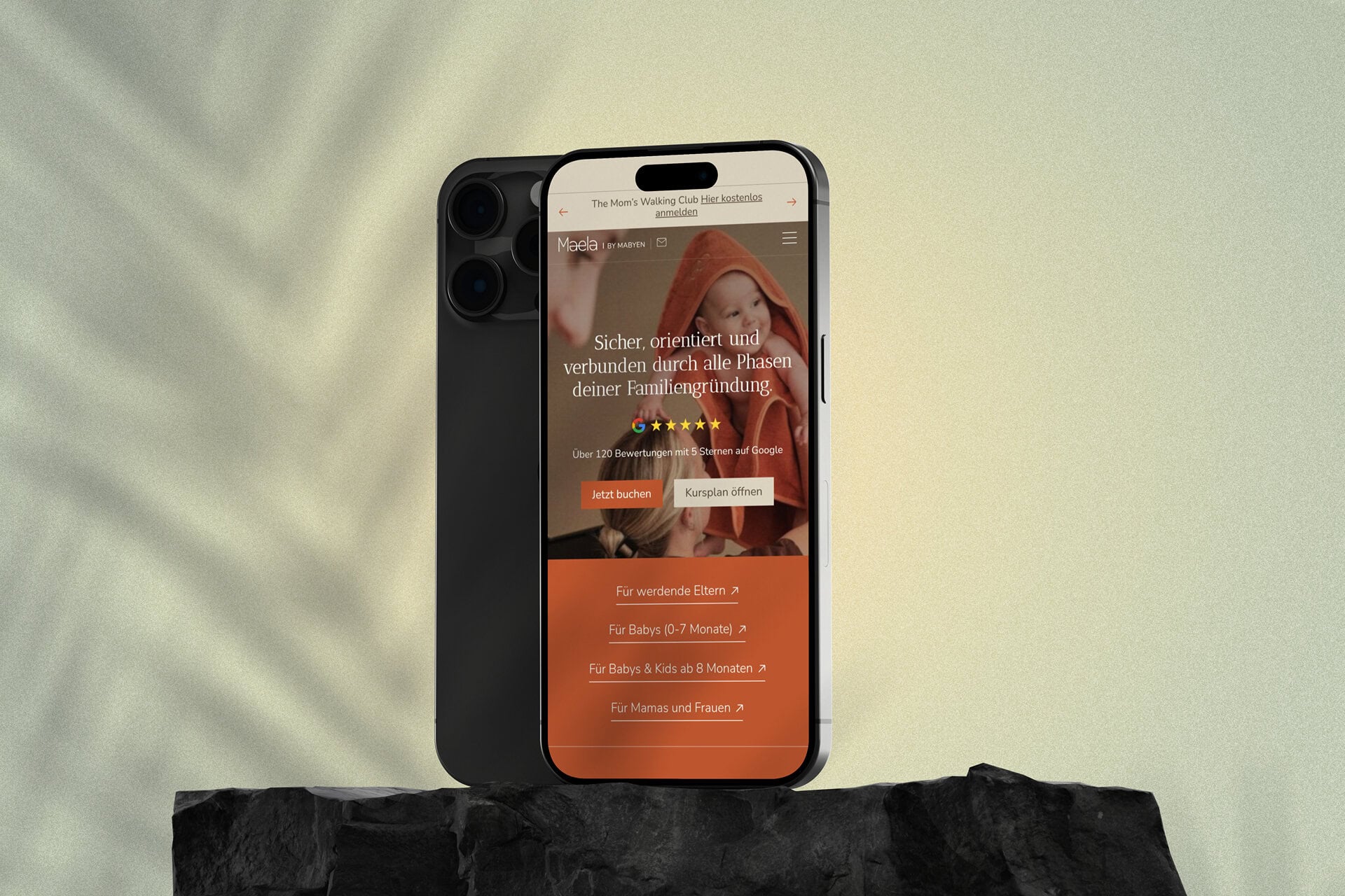 MAELA Base Startseite auf einem Smartphone